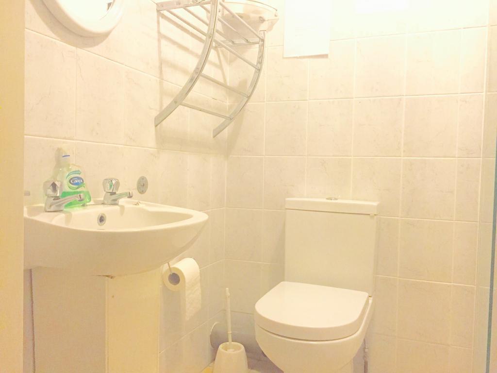 Southend Inn Hotel - Close To Beach, Train Station & Southend Airport Bilik gambar